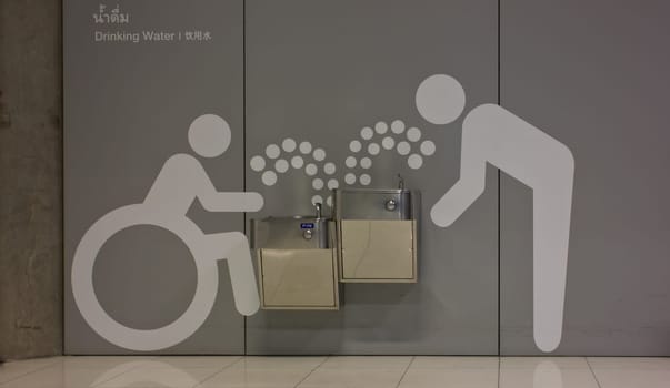 water fountain for drinking sign