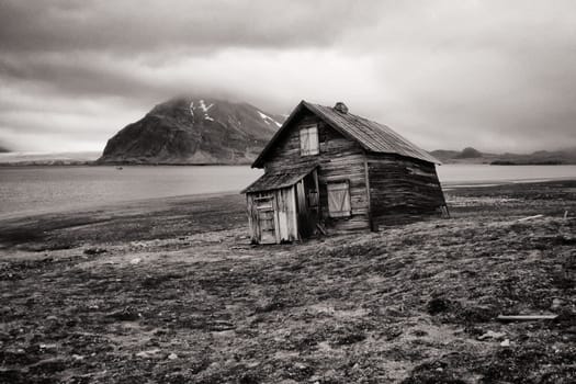 Spitzbergen, old house from 1904, Recherchefjorden, Snatcherpynten