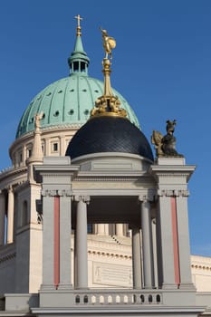 Fortuna portal and Nikolaikirchturm side by side