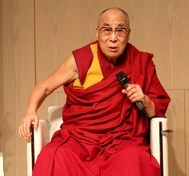 Dalai Lama Press Conference at CCH Hamburg