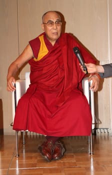 Dalai Lama Press Conference at CCH Hamburg
