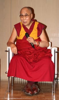 Dalai Lama Press Conference at CCH Hamburg