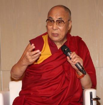 Dalai Lama Press Conference at CCH Hamburg