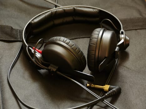 headphones close up, Hi-fi audio equipment in sound recording studio