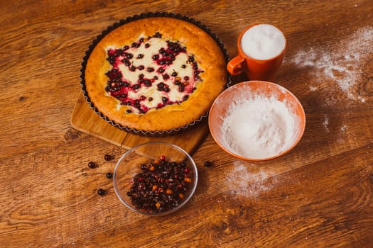 Red and black currant cake