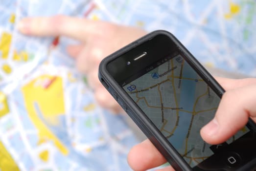 Is a street map or an application app on a smartphone better? Route finding on your mobile phone in London,UK.