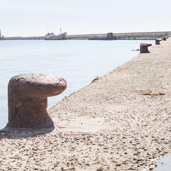 rusty mooring line in Cagliari harbor