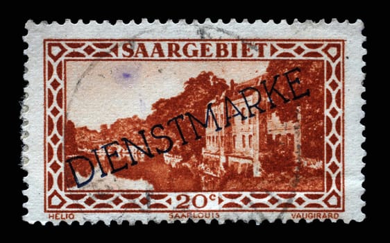 Stamp from Germany area Saar shows shows Saarlouis fortifications, Overprint Dienstmarke, circa 1929