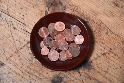 Tipping Euro Plate