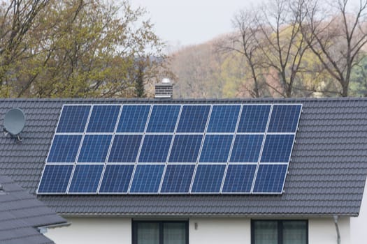 Arrangement of a plant for the production of solar energy