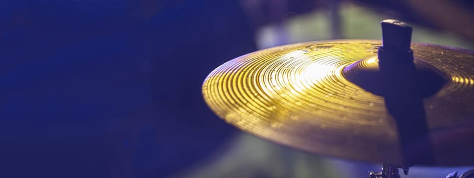 Drum plate detail, banner image with copy space