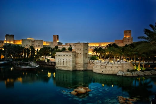 Madinat Jumeirah in Dubai at night