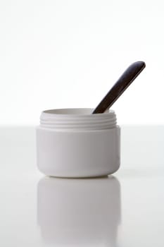 Cream can with spatula