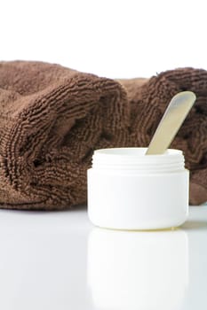 Cream and towels