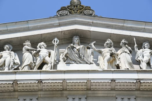 The Walhalla memorial in Donaustauf near Regensburg was inaugurated in 1842. The fully plastic gable field shows scenes from the battle in the Teutoburg Forest with Teutons and Romans.