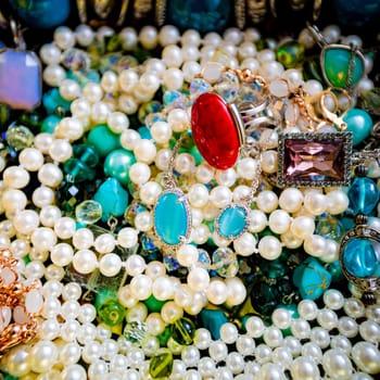 Many fashionable women's jewelry and bracelets for hand