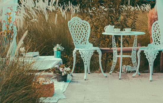 inspiration picnic outdoors, with the dinner table and Picnic setting