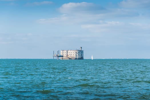 Le Fort Boyard dans l'embouchure de la Charente en France