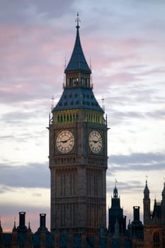 Big Ben and the Palace of Westminster at dusk