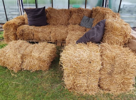 Straw bench made of straw,is an extraordinary seating area. Straw bench made of straw,is an extraordinary seating area.