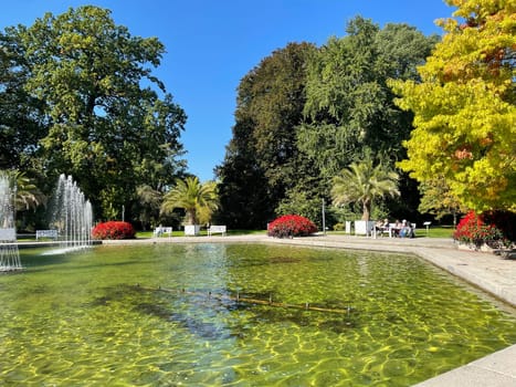 Palmengarten Frankfurt is located in the Westend district and is the second botanical garden in Frankfurt am Main. At the northeast corner of the 22-hectare site is the Botanical Garden. Palmengarten Frankfurt is located in the Westend district and is the second botanical garden in Frankfurt am Main. The Botanical Garden is located on the north-eastern corner of the 22-hectare site.