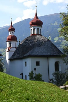 The pilgrimage church Maria Rast am Hainzenberg above Zell am Ziller in the Zillertal is on the edge of the Gerlospassstrasse. It was built in 1738 and is a listed building.