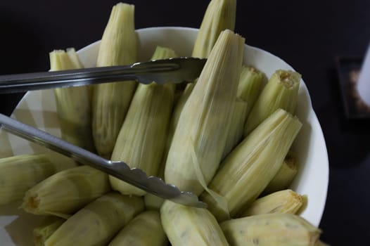 Steamed sweet corn or boiled corn in Thaisnack .