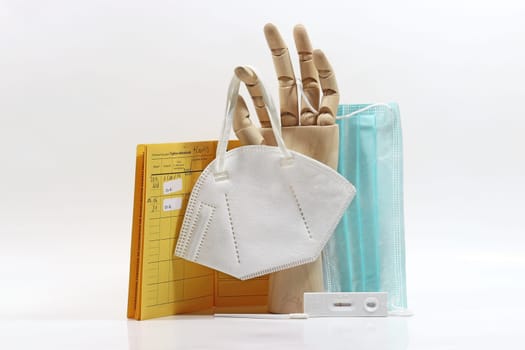 Mask, vaccination card, Corona test. 3g, 2g or 2g plus rules. Which measure is useful