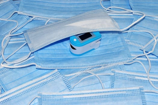 ..Type II 3-ply medical mask with elastic bands, disposable. ...
