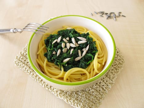 Gluten-free spaghetti with spinach