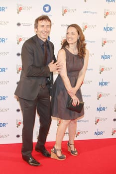 Guido Broscheit,Sarah Maria Besgen,photo opportunity at the Jubilaeums-Event 2000 episodes Red Roses,Knight Academy Lueneburg,24.04.2015