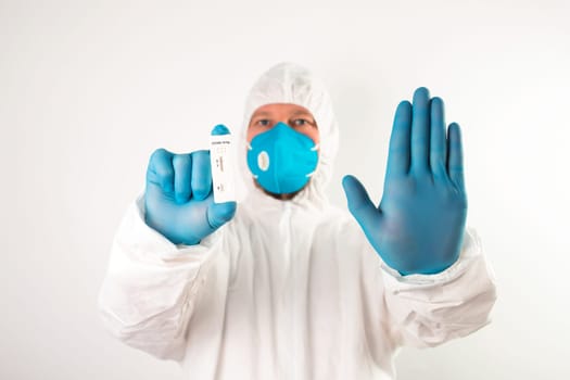 Doctor show rapid negativ laboratory COVID-19 test for diagnosis Coronavirus infection. Pandemic infectious concept