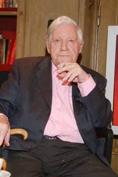 Helmut Schmidt as a guest of Sandra Maischberger,People at Maischberger,27.04.2015,Hamburg