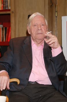 Helmut Schmidt as a guest of Sandra Maischberger,People at Maischberger,27.04.2015,Hamburg