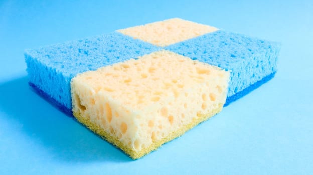 Many blue, red, yellow, green sponges are used to wash and wipe the dirt used by housewives in everyday life. They are made of porous material such as foam. good detergent retention.