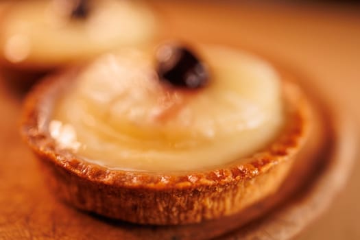 Round sweet pastry with ananias slice