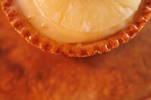 Round sweet pastry with ananias slice