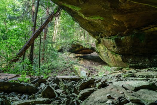 Scenic view of Yahoo Arch rock formation in Southern Kentucky