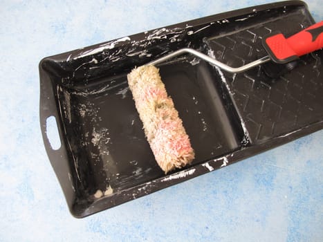 Cleaned paint roller and paint tray