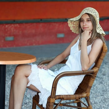 Siesta in Bar III.