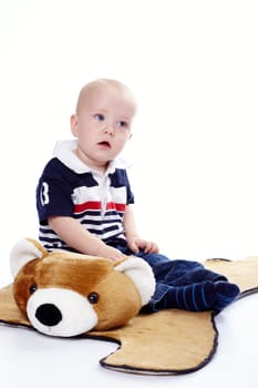 Small child with the bear