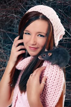 Girl with dark grey rat