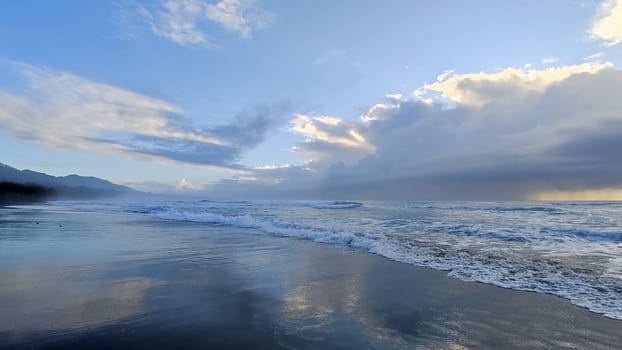 The Duli Beach (land of the sky), Taitung enjoys the beautiful coastline of Taitung, Taiwan