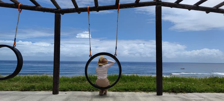 The Dulan Sea Viewing Platform, Taitung, enjoy the beautiful coastline of Taitung