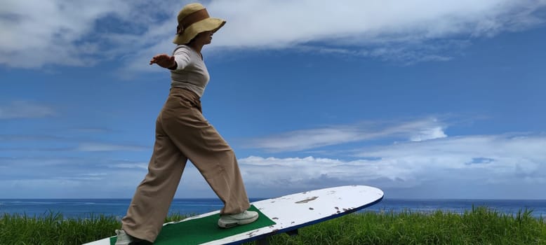 The Dulan Sea Viewing Platform, Taitung, enjoy the beautiful coastline of Taitung