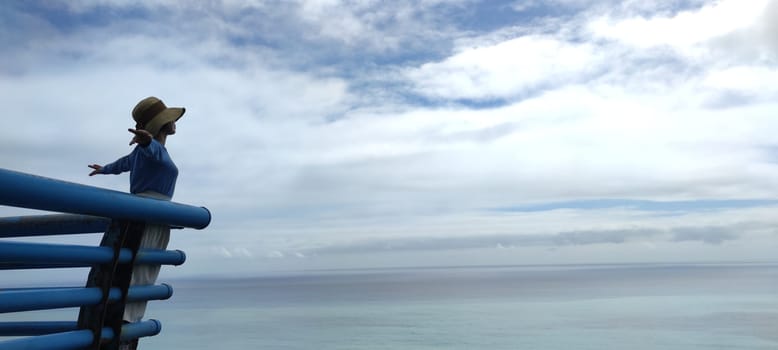The Nantian Observation Deck, Taitung, enjoy the beautiful coastline of Taitung