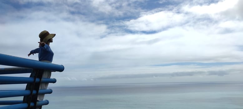 The Nantian Observation Deck, Taitung, enjoy the beautiful coastline of Taitung
