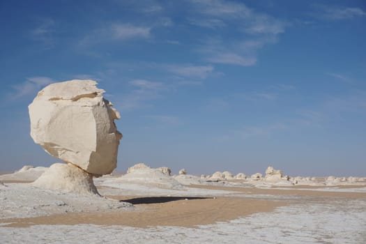 Head shaped rock formation in the white desert, Egypt