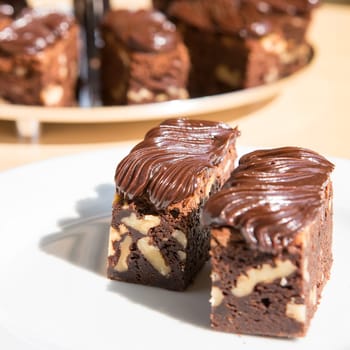 The Delicious dark chocolate cake with walnuts