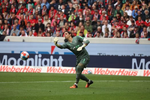 Yann Sommer (Borussia Mönchengladbach) at the match of the 1st FBL: 21-22: 31st Sptg. SC Freiburg vs Borussia Mönchengladbach... DFL REGULATIONS PROHIBIT ANY USE OF PHOTOGRAPHS AS IMAGE SEQUENCES AND/OR QUASI-VIDEONann.. Photo: Joachim Hahne/johapress